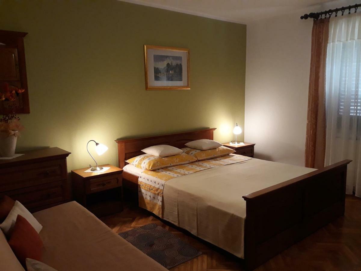 Apartment Nevia Fažana Buitenkant foto