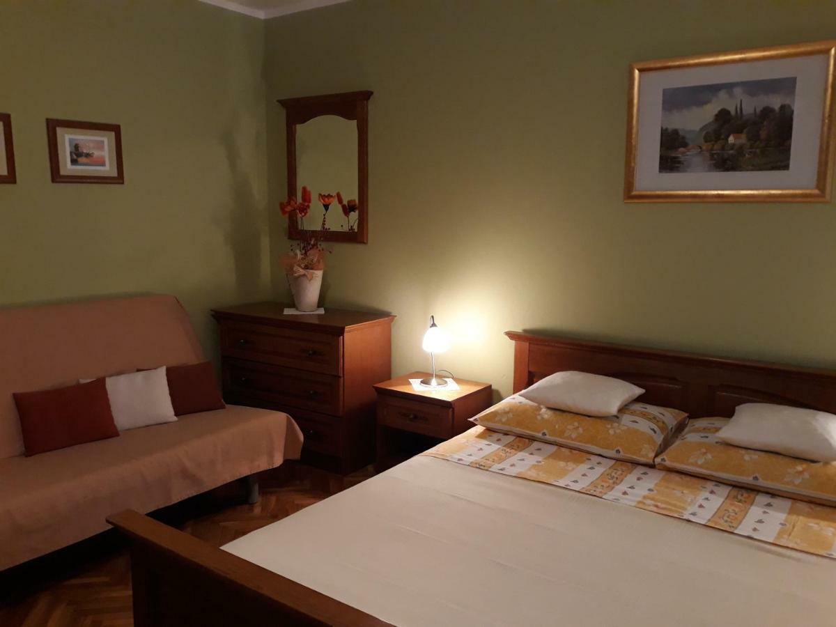Apartment Nevia Fažana Buitenkant foto