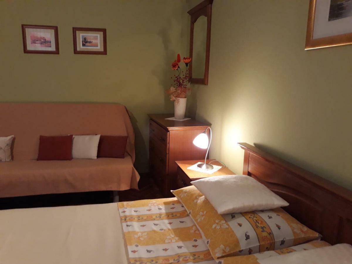 Apartment Nevia Fažana Buitenkant foto